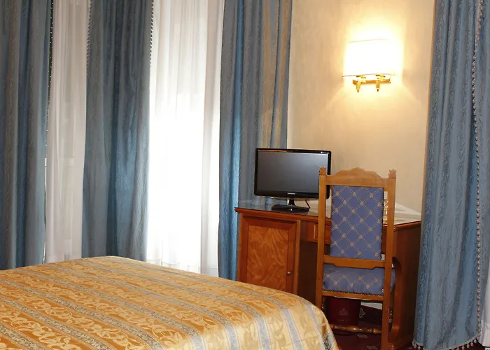 Hotel The Cross 3*